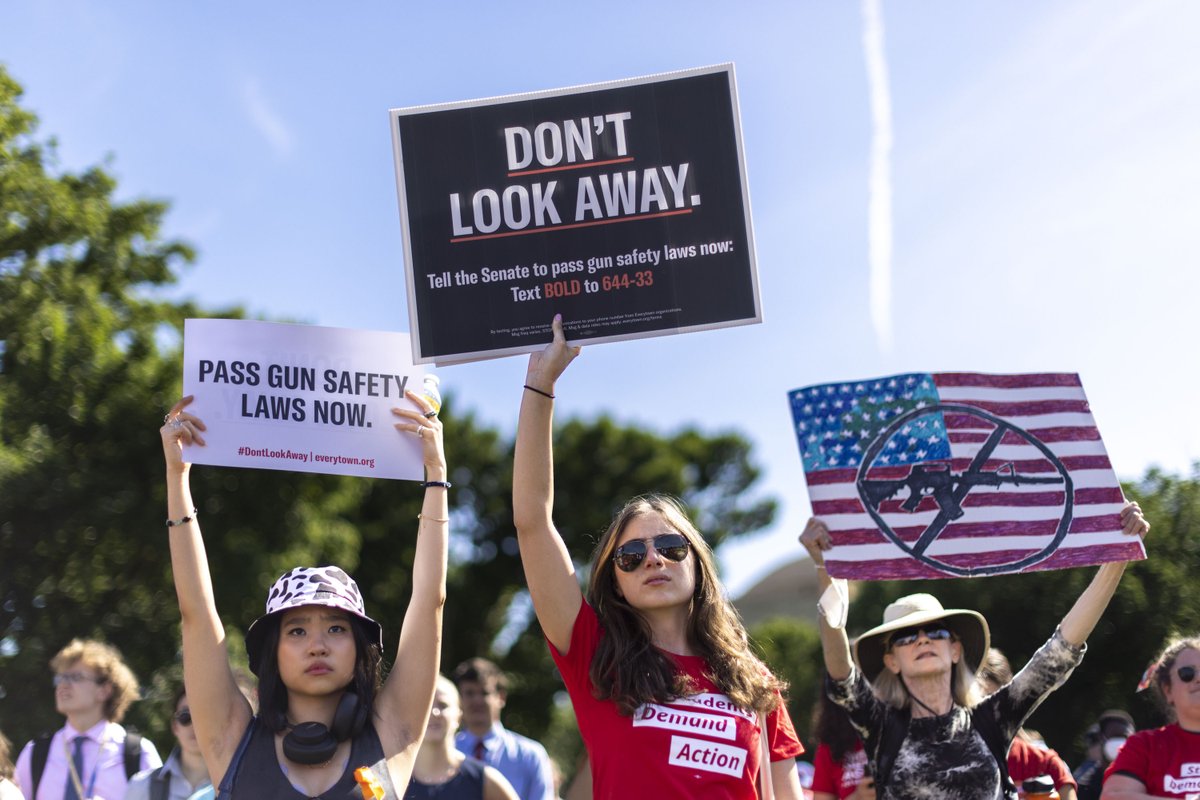 StudentsDemand's tweet photo. We've made it easy to call your senators. Here’s how:

1. Text BOLD to 644-33.
2. You’ll get a text asking for your zip code.
3. Once you’ve replied, you’ll get a call connecting you to your first senator. 
4. Then, you’ll get a text connecting you to your second senator. https://t.co/XeTf1wNnnQ