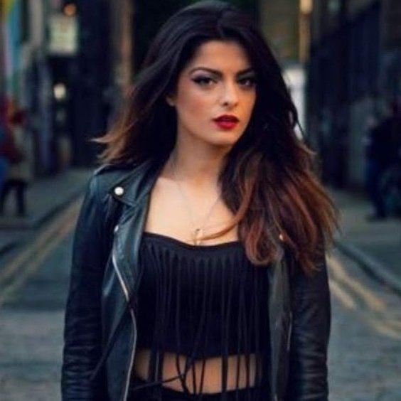 Liz Morningstar 
I am embracing my dark side along with my independence. I am raising my kids on my own.
Daughter to Lillith and Lucifer.
#hybrid heretic and demon 
#Notlookingforlove at the moment.
#Rt please and thank you