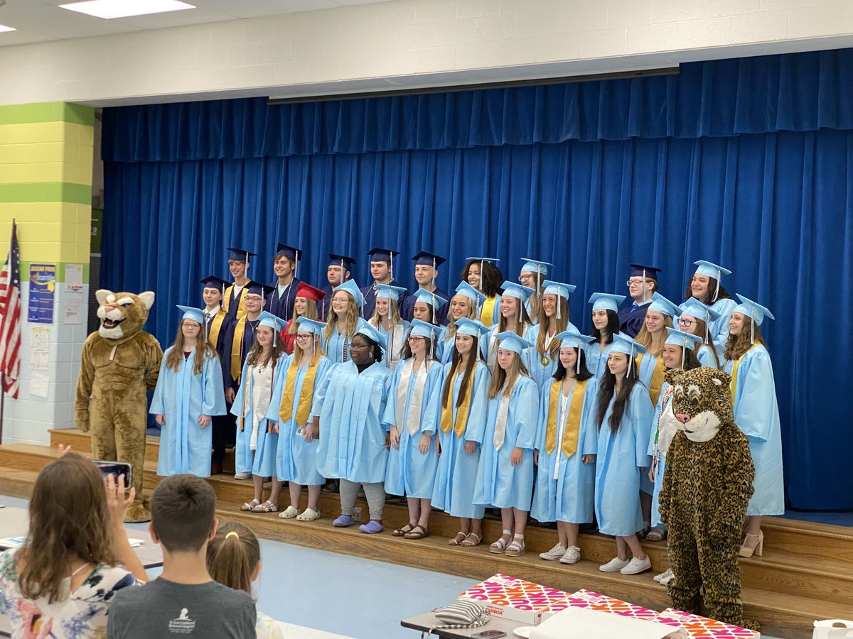 JvilleAACPS's tweet photo. Congratulations, Former Jaguars! Our grad walk was awesome this morning. Once a Jaguar, Always a Jaguar! #aacpsawesome #aacpsgrad https://t.co/QnRZfuIXMQ