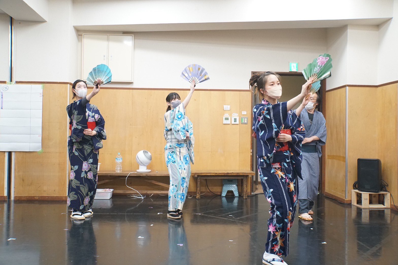 تويتر 土屋 あかり على تويتر 椿組 夏祭花之井哀歌 絶賛お稽古中です 不器用な私ですがね 本当にあたたかく素敵な座組の皆様に囲まれて 花園で最高の夏祭りをお届けできるよう 誠意奮闘中 7 9 21まで新宿花園神社にて ぜひに 観に来てほしいです