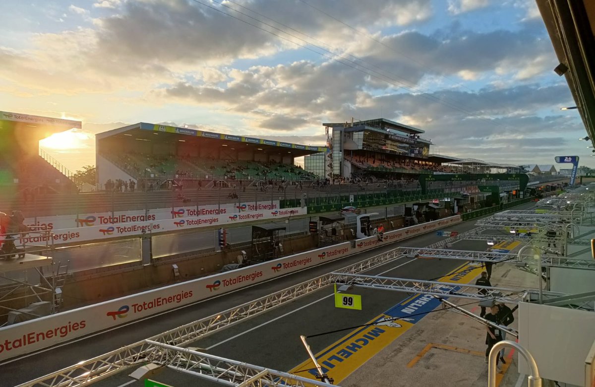 Les 11 et 12 juin 2022 l’écurie IDEC SPORT sera une nouvelle fois présente lors des 24h du Mans en LMP2 et LMP3. Quelques collaborateurs de FAUBOURG PROMOTION ont eu la chance d’assister aux essais jeudi 9 juin. Retour en images.

#24hdumans #lemans #teambuilding