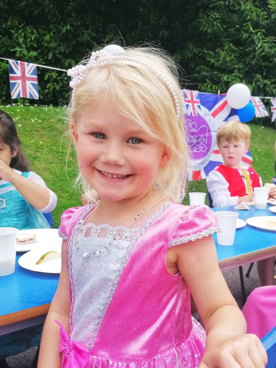 KESPreparatory's tweet photo. #StroudEY had a wonderful afternoon celebrating the #queensplatinumjubilee in the sunshine. The children all received invitations that they responded to, made sandwiches, cakes and enjoyed some delicious strawberries. #StroudNursery #StroudReception #StroudSchool #EYFS https://t.co/TJuv5XsuK9