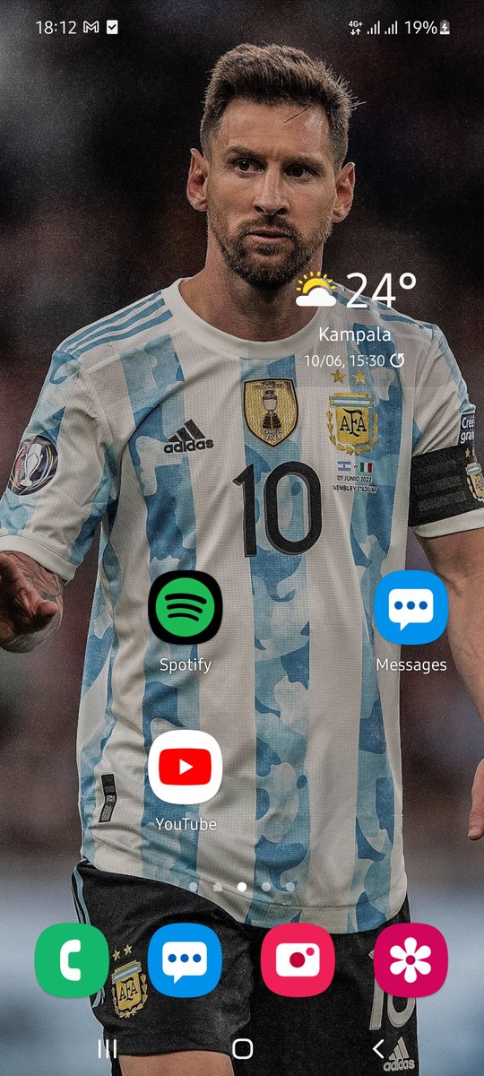 HajjiSyd's tweet photo. Wallpaper challenge 
Anyone????‽ https://t.co/aMnr6PBFrb