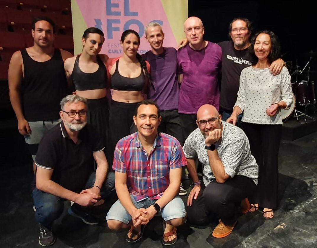 CulturaOrgullo's tweet photo. #6FOC, Estupenda y reflexiva propuesta: YO SOY (IDENTIDAD GENÉRICA) de Ana Margo, con Reno Rodríguez y la música del grupo 'Hay un ombligo en mi' en Távora Teatro Abierto https://t.co/pvLossbrVO