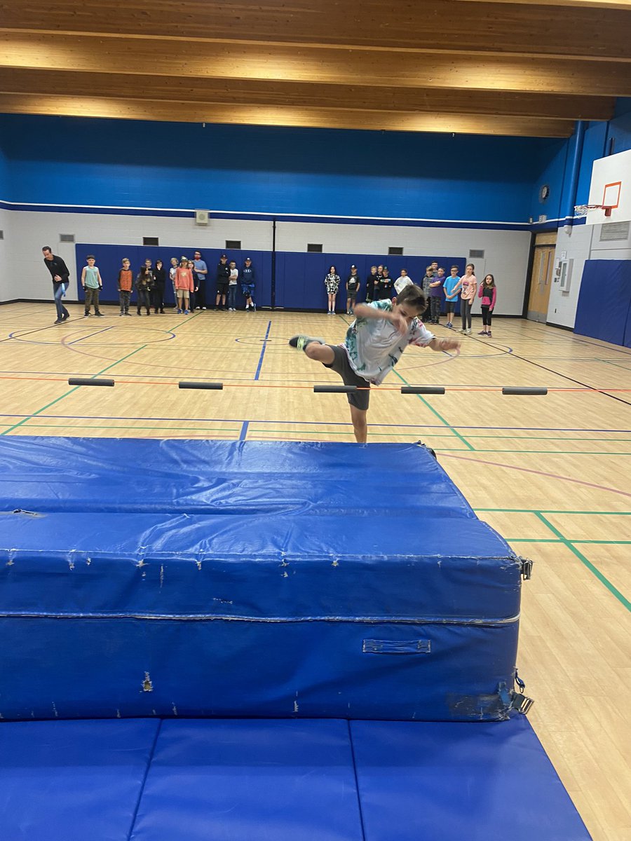slarseneips's tweet photo. High Jumping our way into grade 6 next year!!! @BrentwoodEIPS https://t.co/DH4O0RjHvE