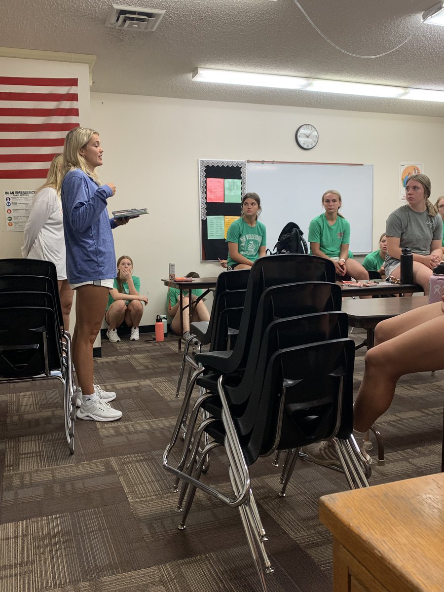 KelliWemhoff's tweet photo. After weights this morning our volleyball players listened to a great devotion by @fcaeastcntrlne interns Grace & Diane! 🙏 Thank you for sharing girls! #ginwvikings #rowtogrow #playforHim #Hemustincrease #imustdecrease https://t.co/idoU0YF0tv