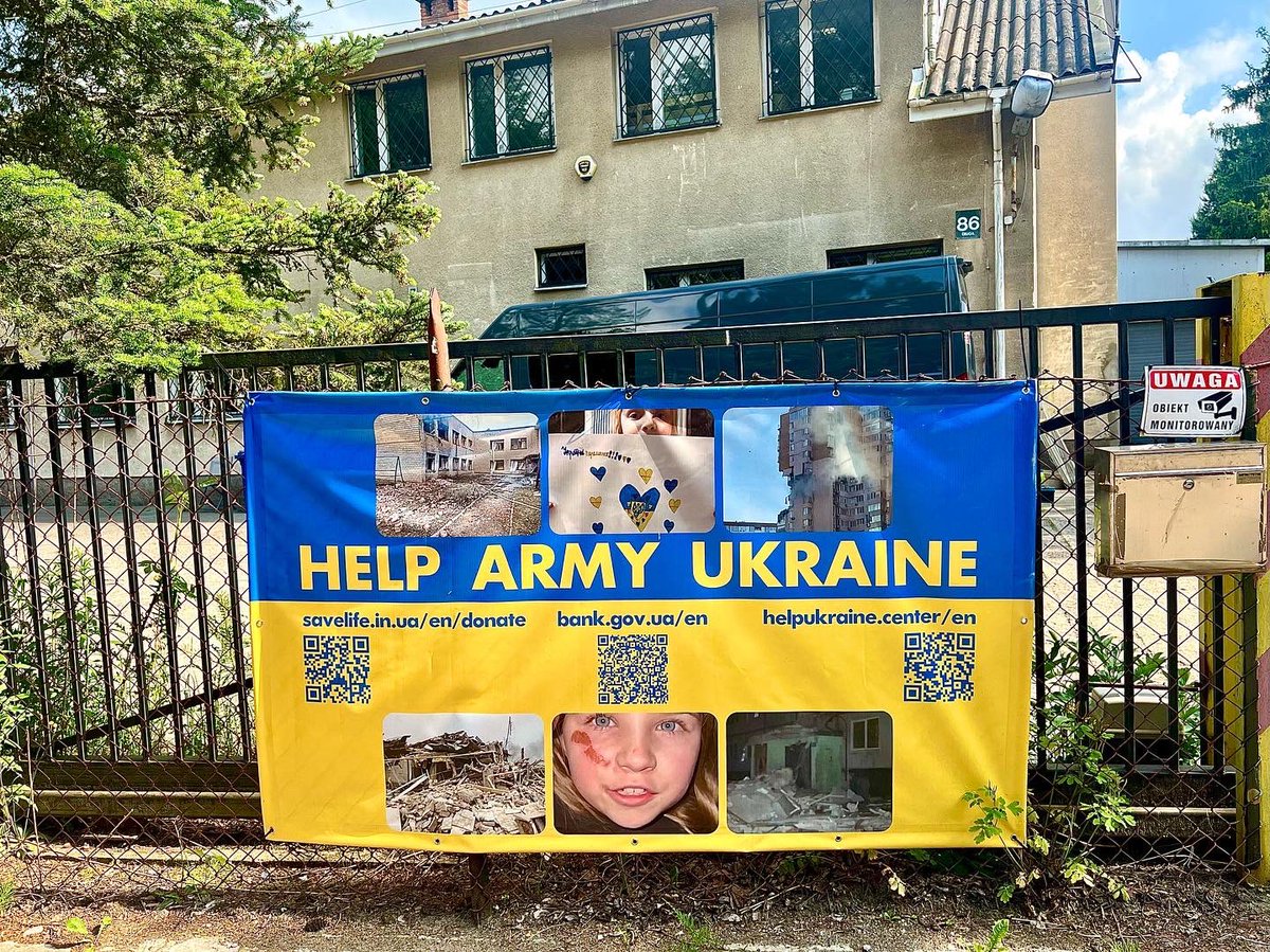chris_padiath's tweet photo. What a privilege to see the impact @thepaoc churches are making with @ERDO_CANADA through the distribution center in Warsaw, Poland. They send trucks to 3 distribution centers in Ukraine. It takes 2 weeks for a truck to make it through the 30 km line at the border. #slavabogu https://t.co/NaUCKUaqXO