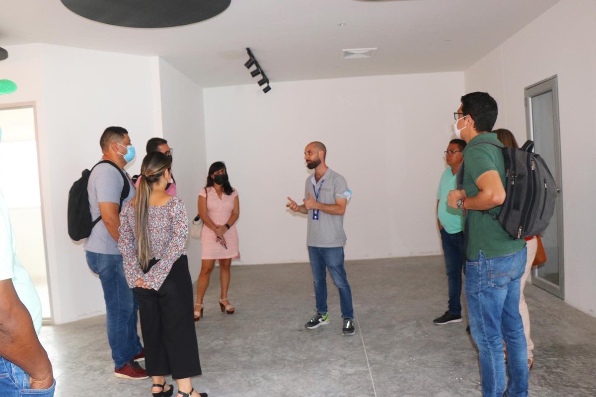 Altamiraedu's tweet photo. ¡Lo que empezó como una visión STEAM hoy se materializa en realidades de innovación! Recibimos  en nuestro INNOVATION CENTER la visita de los miembros de la iniciativa “Barranquilla Territorio STEM+” liderada por el Ministerio de Educación y la @SecEducacionBAQ https://t.co/eWqs67SVRe