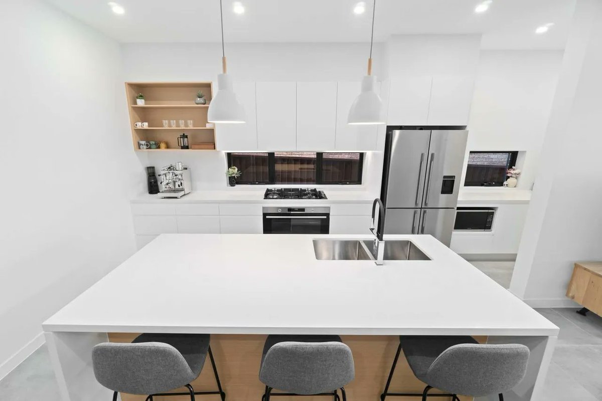 homearttile's tweet photo. Would you prefer the same or similar design for your home? 🏡
Let us know 👉 https://t.co/Q3GbqGAc0D

#prettykitchen #smallkitchen #whitekitchen #whitekitchens #kitcheninspiration #kitchenorganization #kitchenvibe #kitchenideas #kitcheninspo #kitchengoals #interiorinspiration https://t.co/tFYZ01v8Il