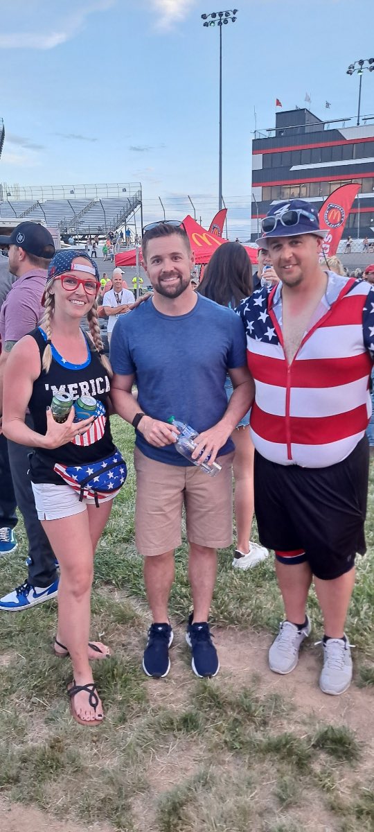 2003_nuxley's tweet photo. @WWTRaceway @ChrisBlair4B @NASCAR A lot of drivers took time to say hey and take photos. πππ»πΊπΈπ» #RedneckRV https://t.co/E7iiDFmYm8
