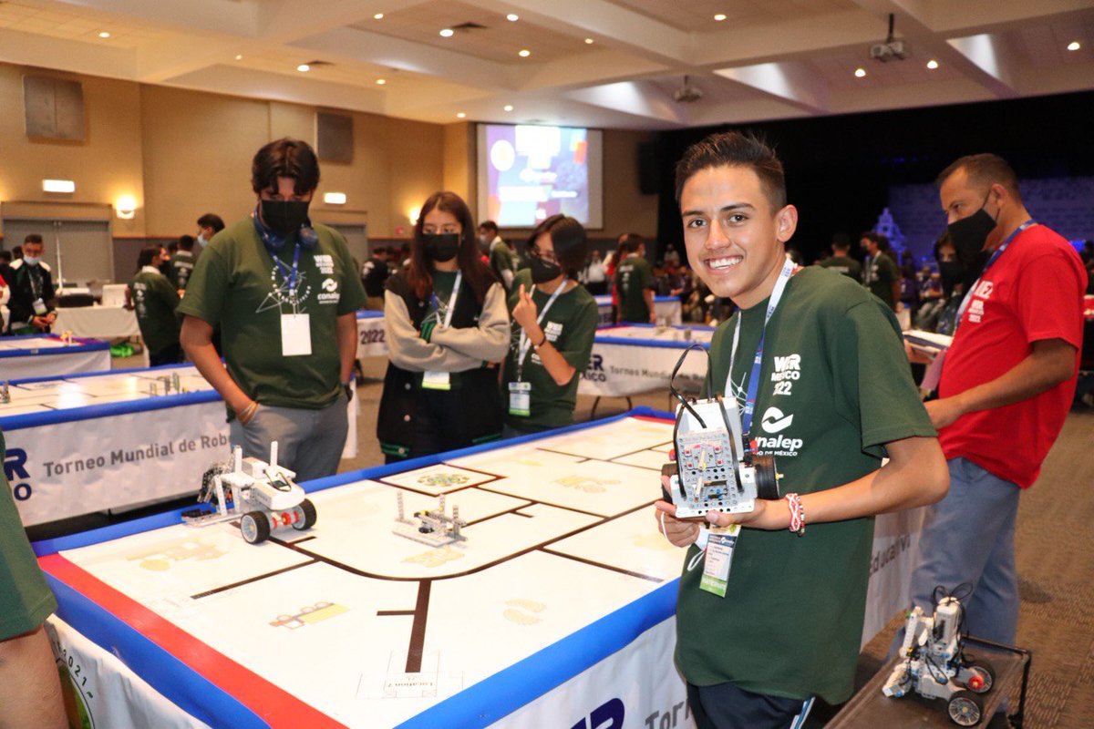Felicitamos a nuestros estudiantes ganadores del <a href="/Conalep_Edomex/">CONALEP Edoméx</a> por su pase al Torneo Nacional de Robótica Educativa WER 🤖 que se llevará a cabo en Guanajuato el 17 y 18 de junio del presente año. 

¡Mucho suerte!