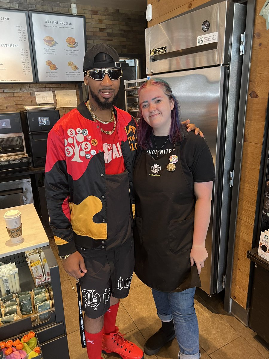 Shut_downAmazon's tweet photo. Stop by the store in Clifton to get my Union Yes! drink found out that management won’t allow them to announce pro union drinks instead they call out the drink name #unionbustingisdisgusting https://t.co/XA7rhZyhFx