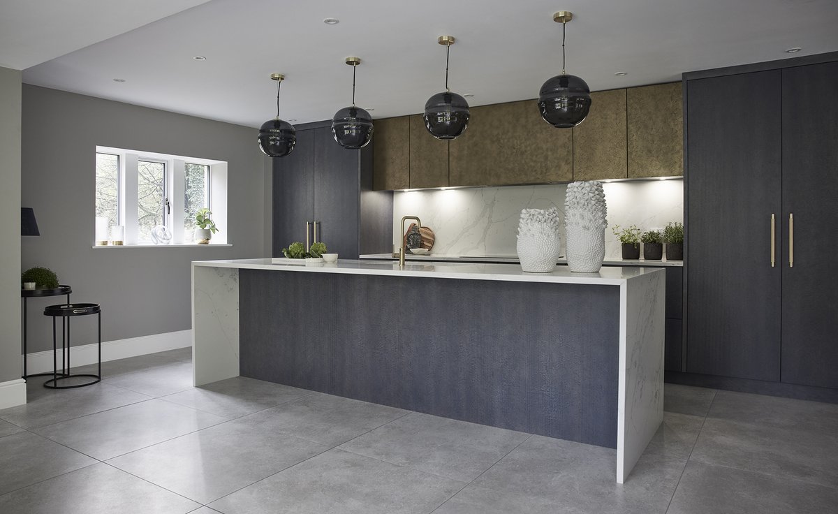 This home, located in idyllic North Yorkshire, combines striking use of materials paired with beautiful personal touches, to create a serene yet intriguing space #HandmadeKitchen #HandcraftedKitchen #MadeInYorkshire #DarlingMaeve #LuxuryHomes #AnkaMetal #BusterandPunch