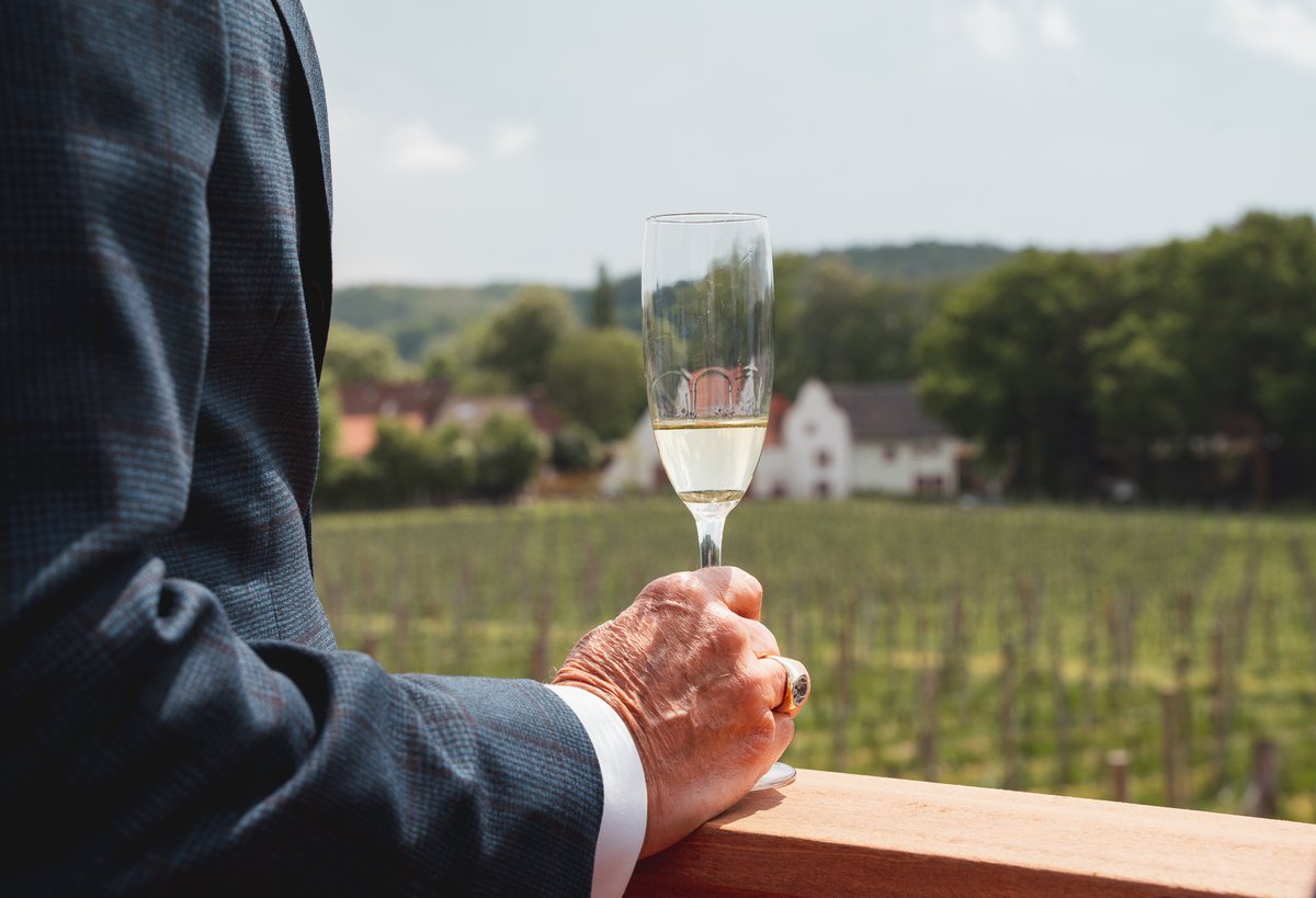 Explore South Limburg and the border region with Camille Oostwegel Sr. Be surprised by distinctive places and sights in the picturesque surrounds during this 4-day cultural tour.

Link in bio to reserve your spot. Tour is available in Dutch only. 
#oostwegelcollection