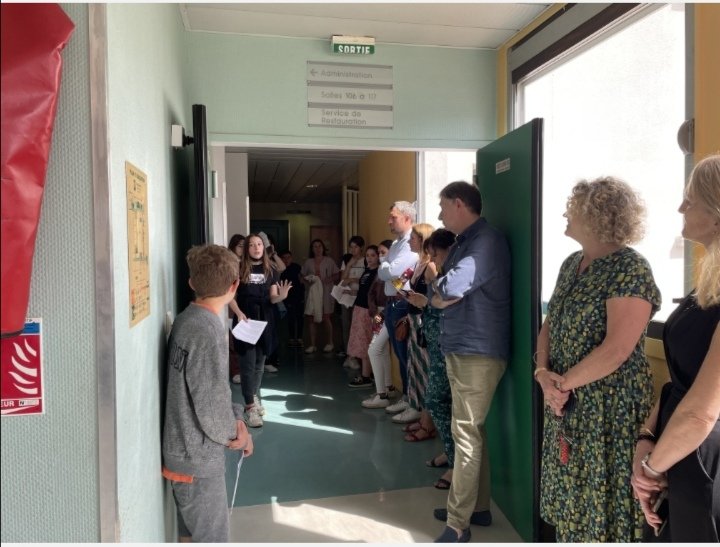 Les semaines de l'Antiquité au collège Carnot d'Auch: exposition artistique et travaux d'élèves présentés aux CM2 et à des représentants des collectivités, fruit d'un gros travail de recherche et d'entraînement à l'oral. Bravo à eux !