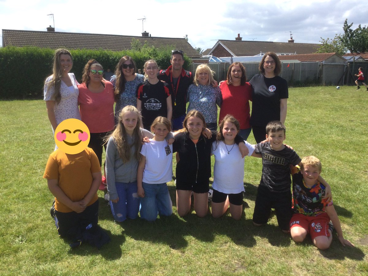 HTAHeadteacher's tweet photo. Fabulous staff v Y5/6 Rounders match at lunchtime to close Healthy Week! Well done everyone, great sportsmanship - a 4 all draw was announced, then following a re-match demanded by the children: staff 4, children 3.5! A closely fought battle! #HTAPE https://t.co/KFPxulJESi