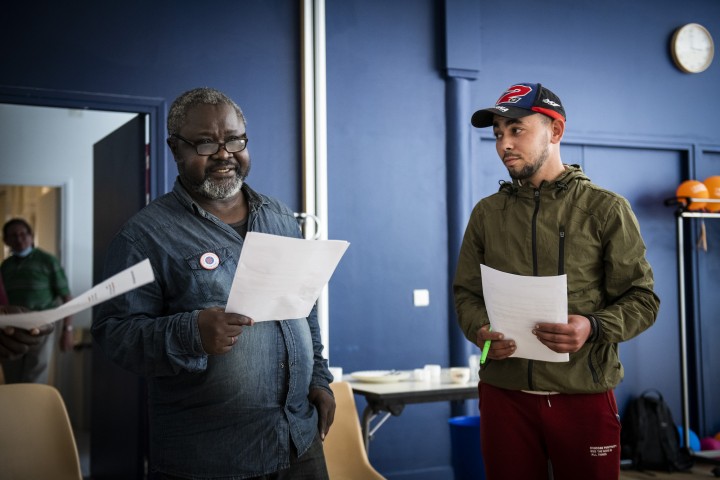 Secours_Catho's tweet photo. Depuis un mois, une 10e de personnes exilées sont mobilisées au CEDRE dans le cadre des élections #legislatives. Objectif : rencontrer les futurs élus de leurs circonscriptions pour les sensibiliser aux difficultés qu'elles rencontrent en France. 👇https://t.co/HjjNMWtddc https://t.co/lo9qNAkx0W