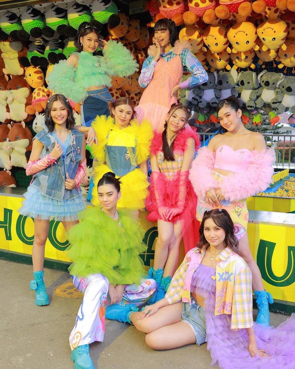 BengAndrade's tweet photo. Happy 1st Anniversary my BEST GIRLS! Mahal ko kayong WALO palagi! 💙

HAPPY B1NIVERSARY
#BINIFirstAnniversary
#BINI @BINI_ph https://t.co/gqx3c1JzmE