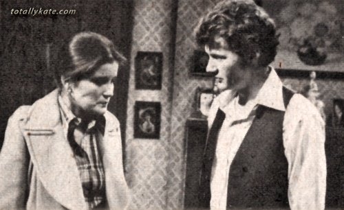 megsmamma's tweet photo. It's a little known fact that Captain Janeway and Garak were holodeck buddies back in the day
#KateMulgrew #AndrewRobinson #StarTrekVoyager #StarTrekDS9 #RyansHope #MrsColumbo #Aristocrats https://t.co/aIWTqh2qSz