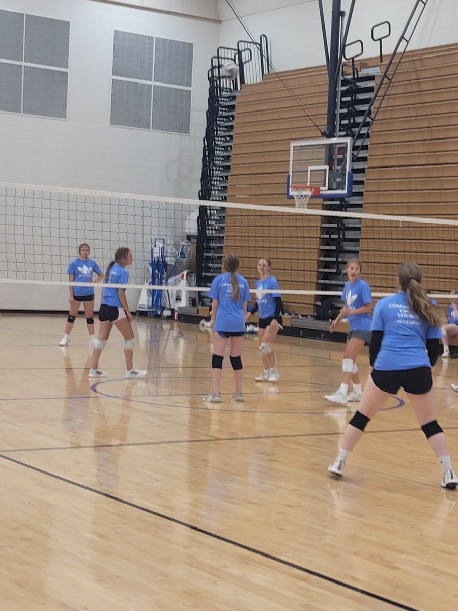 Great effort in the Dawg Housethis week during high school team camp! #KnowYourCUE #commitment #unity #energy #npONE