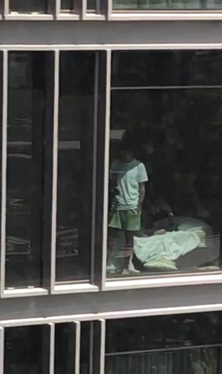 📸| Louis en su hotel en Monterrey! 🇲🇽

© WallsxMayy