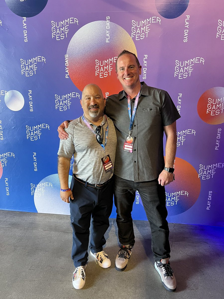 chriskramerpr's tweet photo. Me ‘n @scslug takin’ it back to the 90s, when crap FMV, games counseling and CPS-2 B boards ruled our lives #capcomforever https://t.co/E3dRcx5hJC