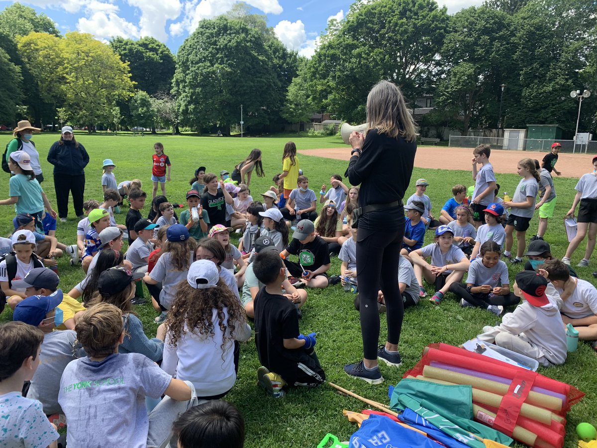 MrsLaschowski's tweet image. A BIG thank you to @PE_Gill for organizing an amazing Track &amp;amp; Field Day! Shoutout to our House Captains who kept the spirit high all day long! #yorklearns @theyorkschool