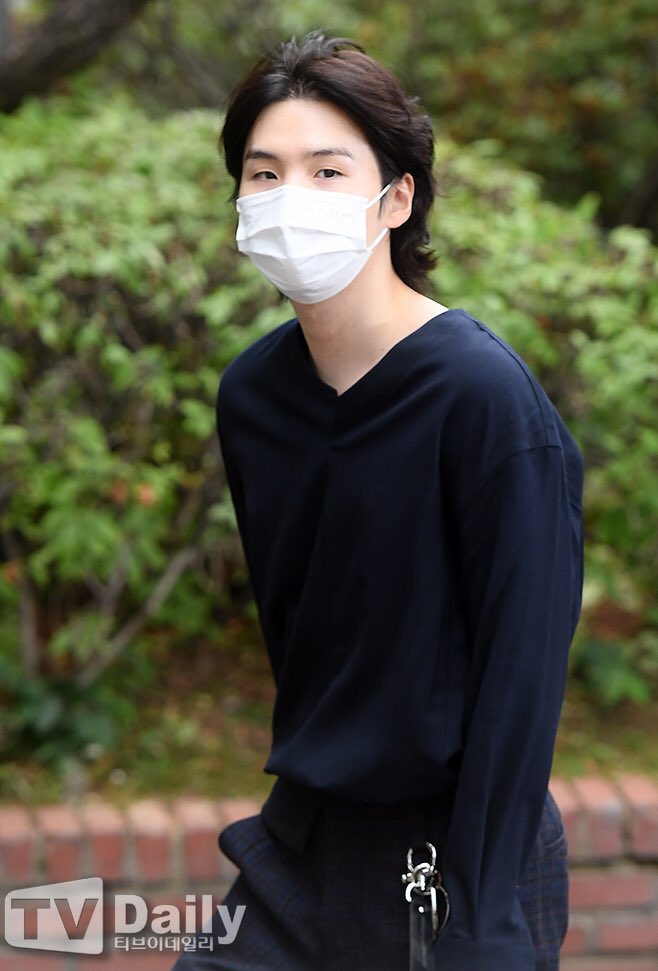 hourIysuga's tweet photo. he’s so gorgeous https://t.co/uj7SuCv3CF