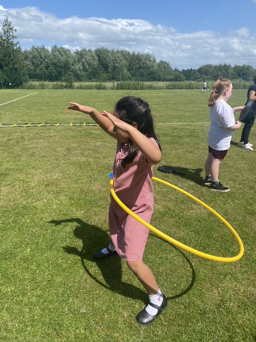 MissFlynnMLP's tweet photo. #ChildhoodDay #thebigbreaktime we had a great break time this afternoon supporting the @NSPCC @MabLanePri https://t.co/5De2qzagNl