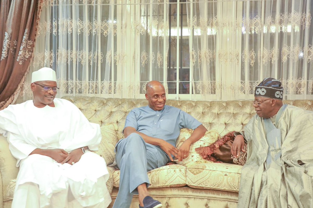 This evening, I received our Presidential candidate @officialABAT at my residence and we resolved to work together as one family under the @OfficialAPCNg