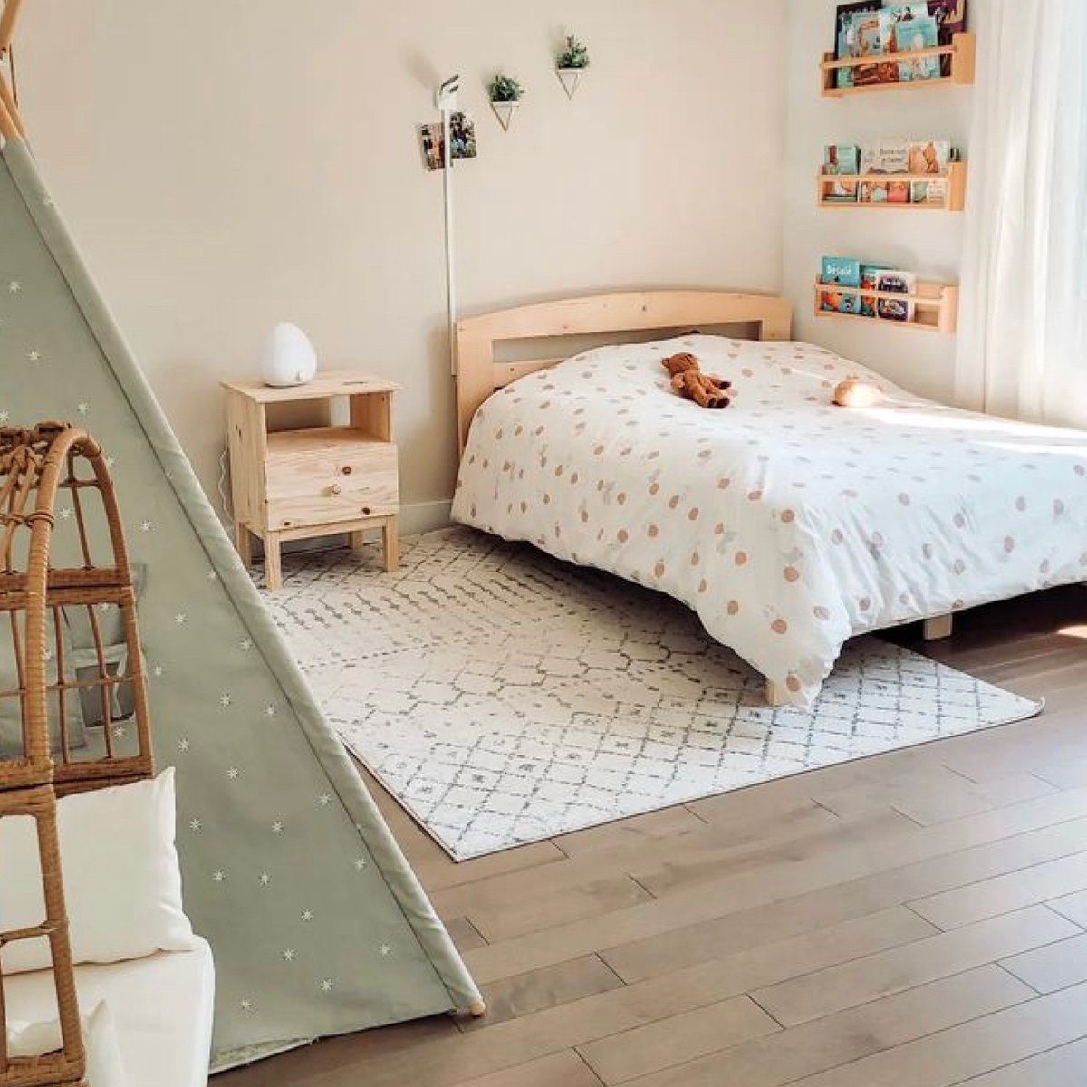 The Miku Pro works without any wires or wearables, so one size fits all. Let peace of mind continue as your little one grows! 
📸 <a href="/kate_riine/">Kateriine Nalla S</a>