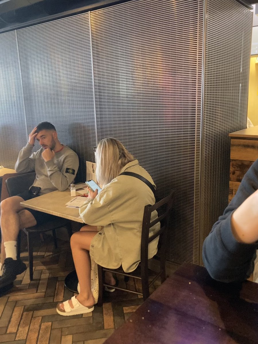 badge_is_in's tweet photo. Reimagining giving someone the cold shoulder!

Setting a #badgein example to lads everywhere.

Annoyed at the Mrs? Show her the badge and face the other way. 90 degree angle, elbow on table, fist clenched upper cut, fantastic.

Wonder what the backstory to this is.

9.4/10. https://t.co/2TGEWLdbsv