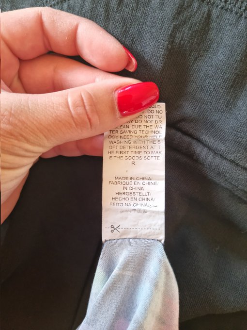 #shein #needyourhelp  Ducoup bye bye #Shein  C'est con les v&ecirc;tements pour les gens avec un peu de surpoids<a href="/tag/shein"class="tags">#shein</a><a href="/tag/needyourhelp"class="tags">#needyourhelp</a><a href="/tag/shein"class="tags">#Shein</a>