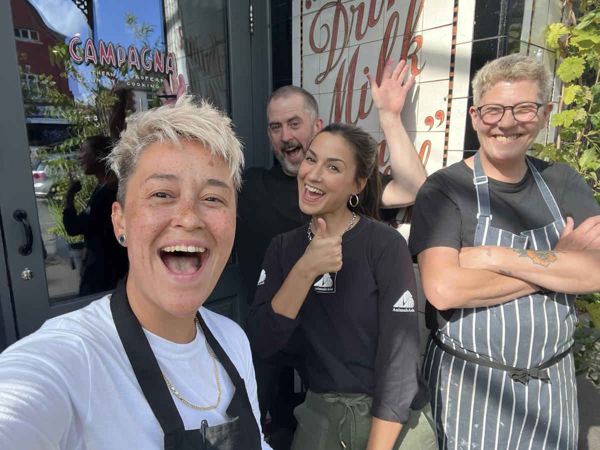 RachelMStockley's tweet image. 🚨 Dream team alert 🚨 
HAPPY FLIPPING FRIDAY from us all at Campagna at @hellocreameries 😃