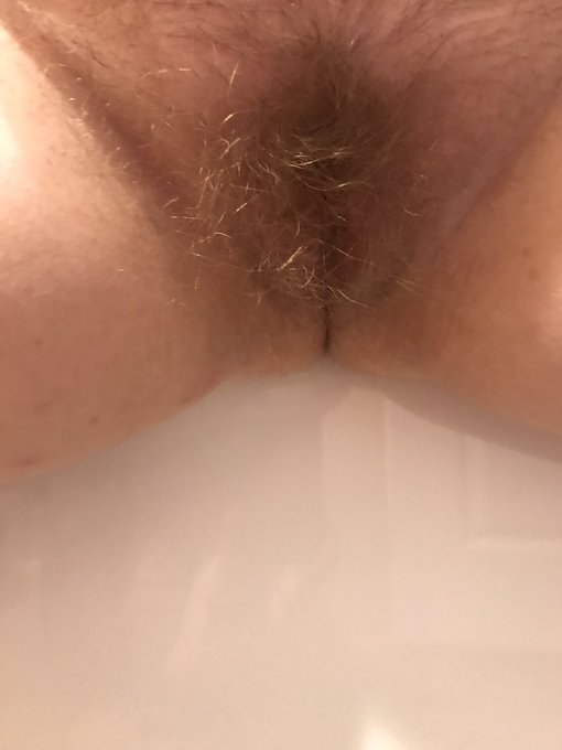 The bush is hungry #hairypussy https://t.co/Gq1oPSlsRo https://t.co/lbhZ2kaQej<a href="/tag/hairypussy"class="tags">#hairypussy</a>
