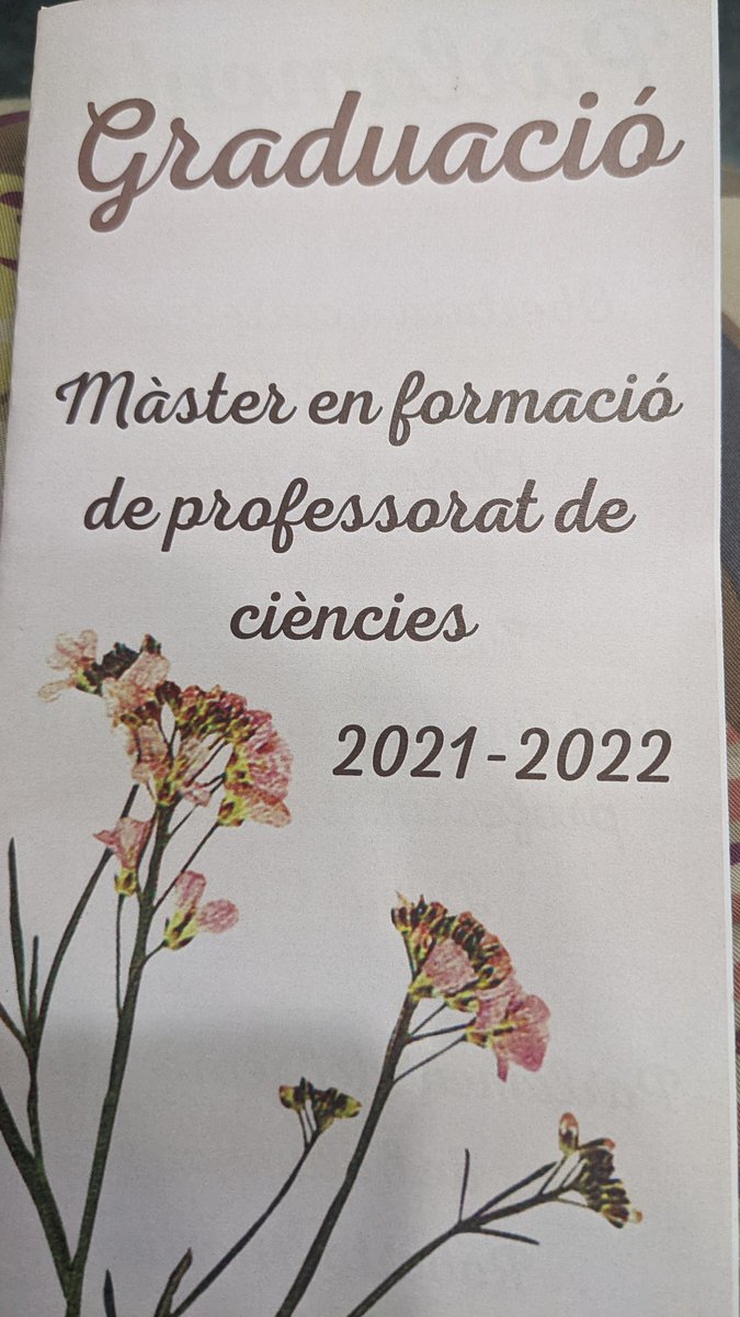 DignaCouso's tweet photo. Jo no soc molt de graduacions i cerimònies d'aquestes, però quan uns alumnes del Màster de Formació del Professorat de Ciències #MFIPS @EducacioUAB que seran EXCEL·LENTS docents t'ho demanen... Només pots dir que si!!! Orgullossisima d'aquesta promoció! Heu trencat el motllo! https://t.co/Fx2yVuCZmW