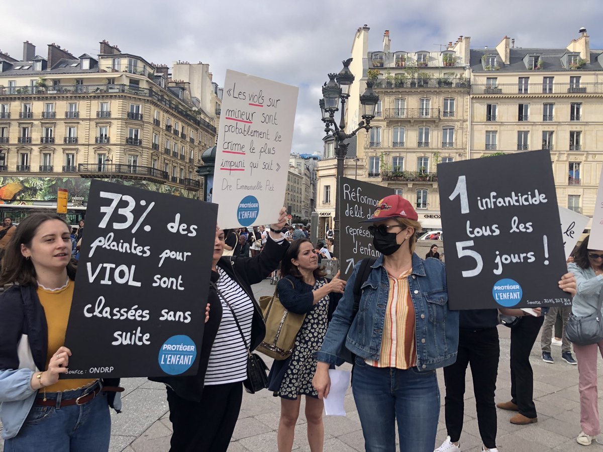 lazimigilles's tweet photo. manifestation de @Collenfantiste,  @proteger_enfant
pour lutter contre les violences sexuelles faites aux enfants. Justice pour les enfants !
#Metooinceste
#BeBrave @arnaud_gallais @TyphaineD_ @memoiretrauma @Violsfemmesinfo https://t.co/TRCU82gCdN