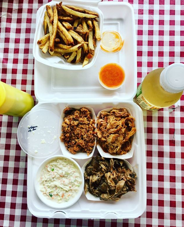 curtssmokin's tweet photo. Lunchtime is always better at Curt's Smokin' Ribs.😁
.
Delivery Call: 570-726-7427
.
Text Curts to 33733 for Online Ordering
.
.
#CurtsSmokinRibs #MillHallPA #PAEats #KnowBetterBBQ #WeeklySpecials #PABBQ #BBQFoodie #FoodPorn #GrilledMeat #SmokedMeat https://t.co/CAnF4dCEjN