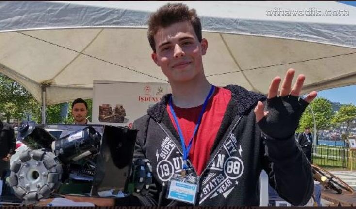 ofhavadis's tweet photo. #Ordu’da lise öğrencisi olan #Oflu Muhammet Hakkı Genç (16), 1,5 aylık çalışması sonucu, askeri operasyon ve arama-kurtarma çalışmalarında kullanılabilecek, 3 kilometre hızla hareket eden uzaktan kumandalı, 3 tekerlekli insansız kara aracı üretti.
https://t.co/hhTzpxVy0k https://t.co/tO4ao50zHn