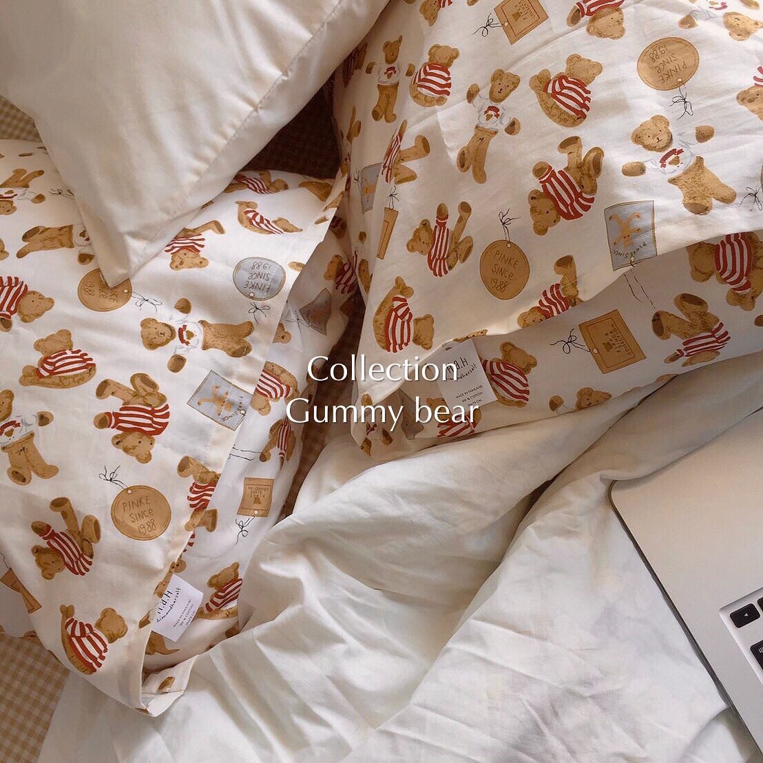 HerselfHim's tweet photo. ลายหมีพร้อมส่งแล้วจ้า🧸🤏🏻 #ปลอกหมอน #ผ้าปูที่นอน #ห้องนอน #ตลาดนัดBTS #ตลาดนัดlesserafim #ตลาดนัดบังทัน https://t.co/uYfFq7ezay