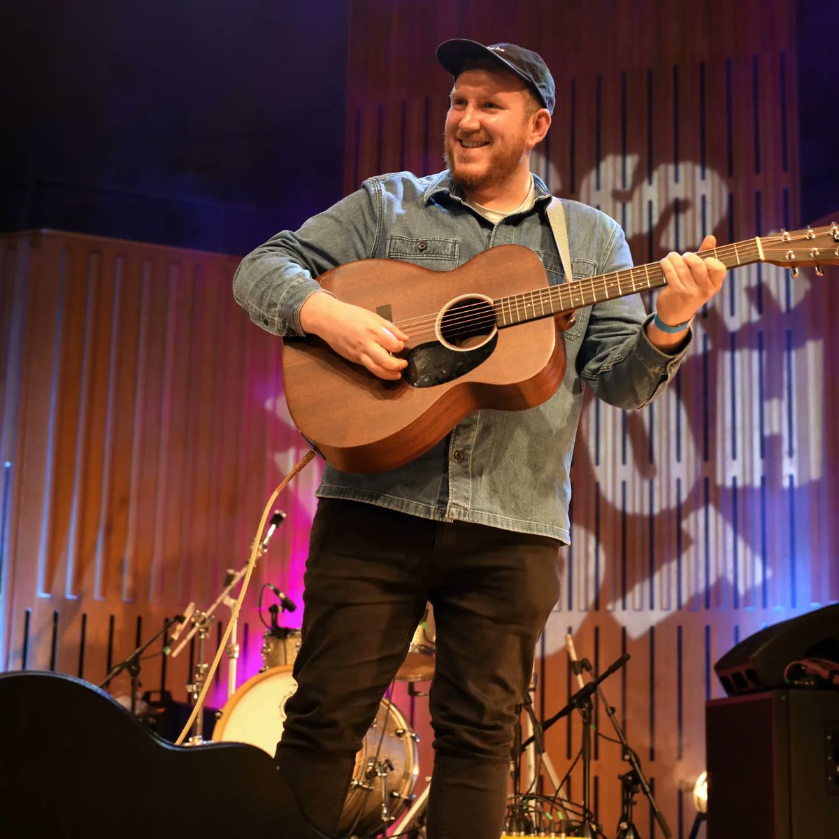 Ey up Wakefield &amp; all that 👋

I'm playing @Long_Division_ tomorrow. Be sure to make it down to Jolly Boys at 17:45 for some lovely music stuff.

Full festival tickets are still available, but Jolly Boys is free entry if you're a little scrounger.

Cheers

xoxo