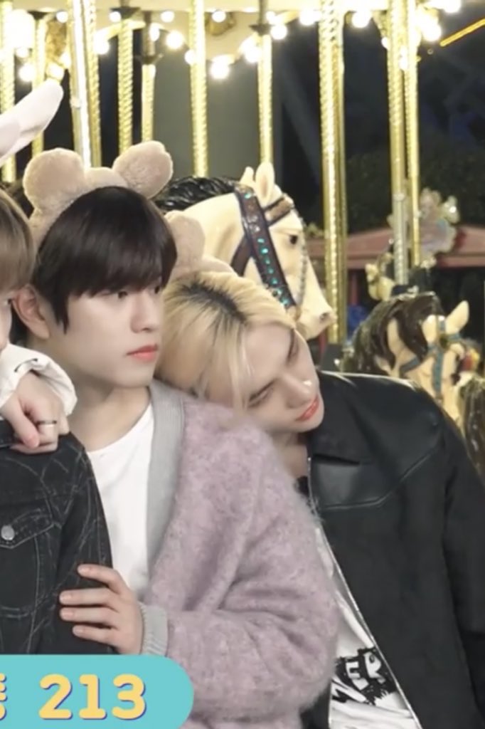 ccseungjn's tweet photo. I still here:< https://t.co/FH1LEip7LY