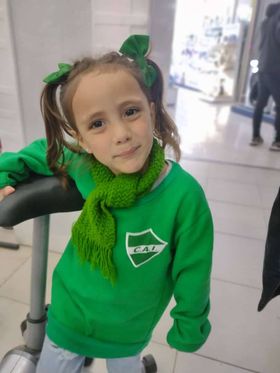 VERDELEON's tweet photo. Vicky, una #minihincha del verde desde la cuna! https://t.co/4UfpegfPmt