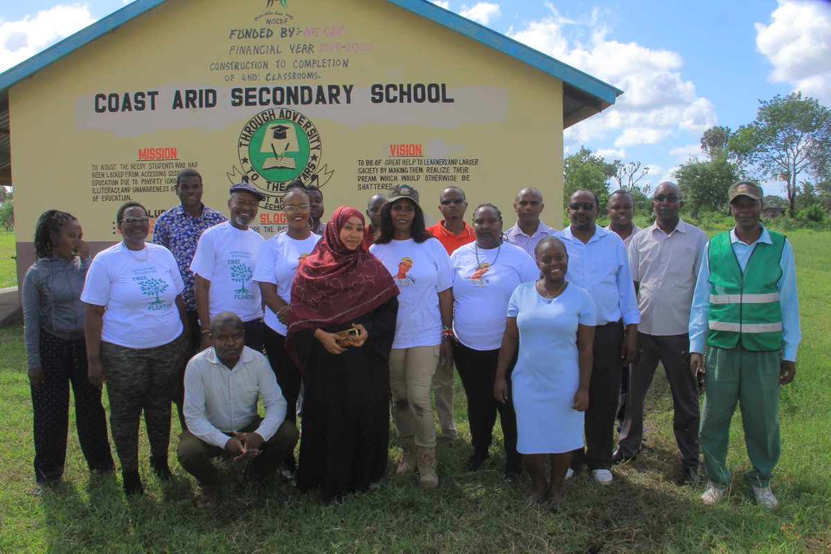MuzaddeLoo's tweet photo. Coast Arid secondary school to day was among the choice school for tree planting .
Environment is our duty..
@evakimathi
@Dedankm
@KeForestService,
@AfricaGreens
 @KeEquityBank 
 @kdfinfo
 @CKL 
#40tree4life
#DKFNAKURU
#Trees4Hero
#dkflamu
#savetheearth
#tree4betterlife https://t.co/6vg0z3wzsn