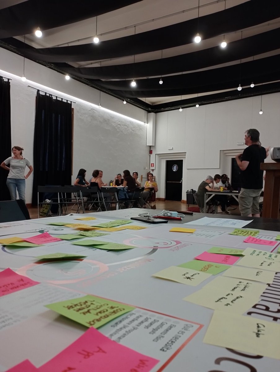 lamasoveraorg's tweet photo. Avui hem estat a #Olot explicant el projecte de La Masovera i compartint experiències entorn l'habitatge. 🏘️

Gràcies @Filalagullacoop @ResilienceEarth i @femprocomuns per la invitació. https://t.co/WGrFNOvDo5