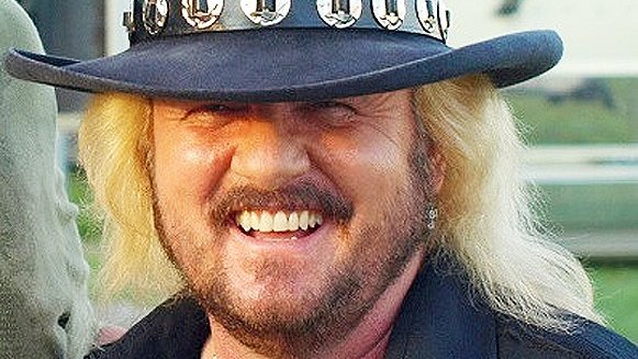 Happy birthday DONNIE VAN ZANT
(June 11, 1952) 