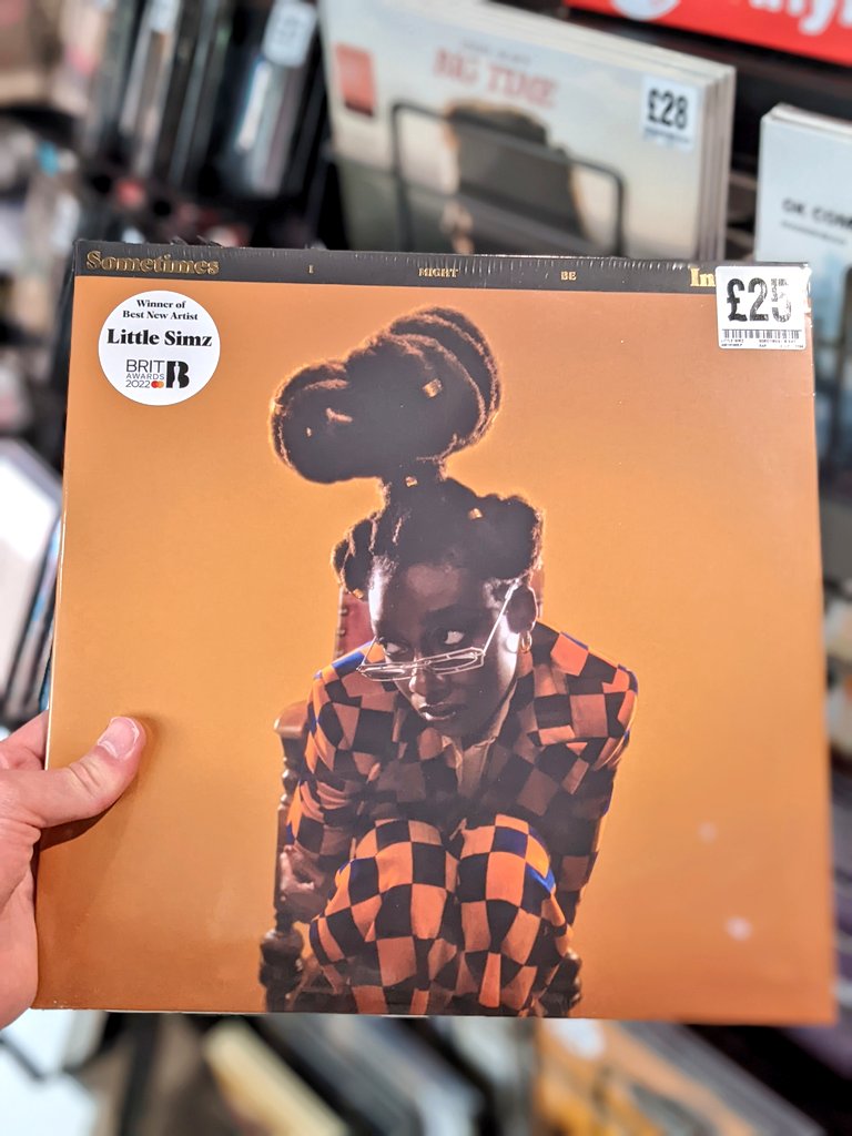 FoppGlasgowU's tweet photo. 📀 Some much sought after restocks - just 1 copy of @phoebe_bridgers! A few of @LittleSimz - who's getting em?!?!
#gettofopp #fopp #glasgow #littlesimz #PhoebeBridgers #strangerinthealps #vinyl #recordstore #music #indie #hiphop https://t.co/VyGsEb8orc