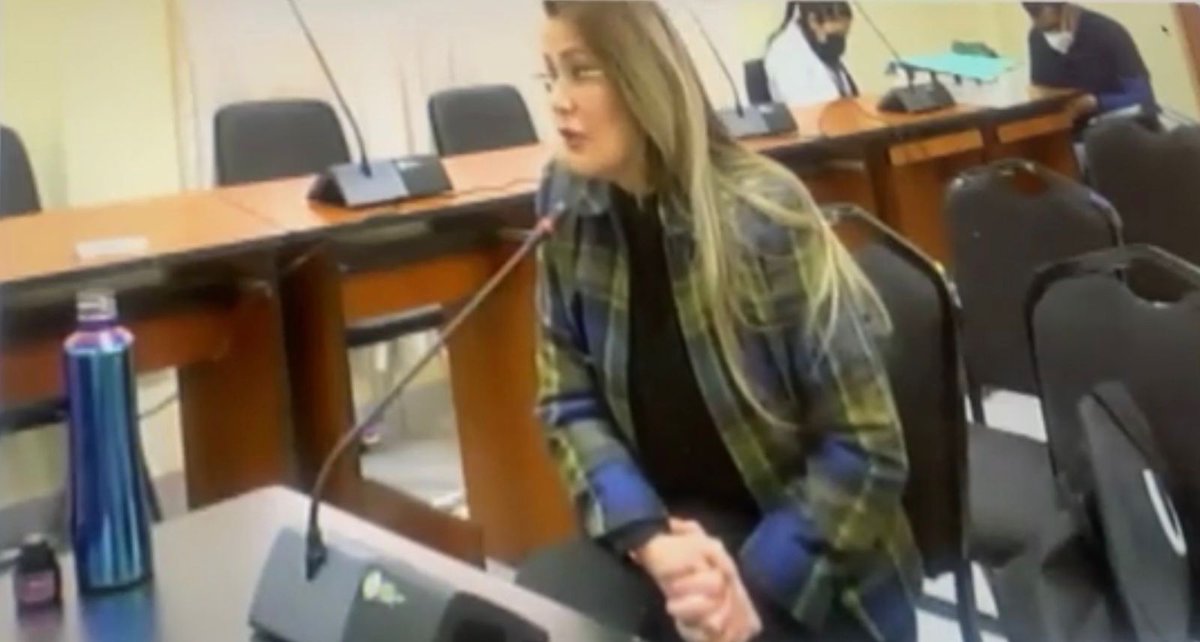 JeanineAnez's tweet photo. Me han negado el derecho a estar presente hasta en mi propio juicio, si es que así puede llamársele a este simulacro.  Me han negado todo y tratado peor que a nadie pero fui, soy y seré la Presidenta Constitucional que asumió su deber tras la huida del cobarde.
#JeanineAñez https://t.co/3PaMgQwXnP