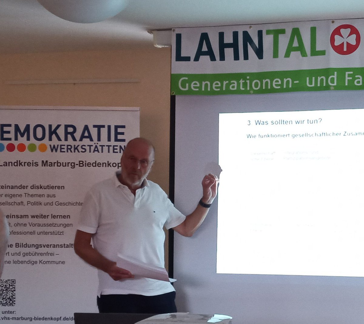 kweku_'s tweet photo. #Demokratiewerkstatt #Lahntal mit Prof. Ulrich Wagner und der vhs #mrbid
cc @springer_in, @axw74 https://t.co/jAcVp0URiw