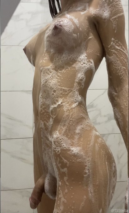 &hearts;️ for showers 🚿 🧼   RT for baths 🛁🫧  ---------------------------- Check out my OF link to see me wet